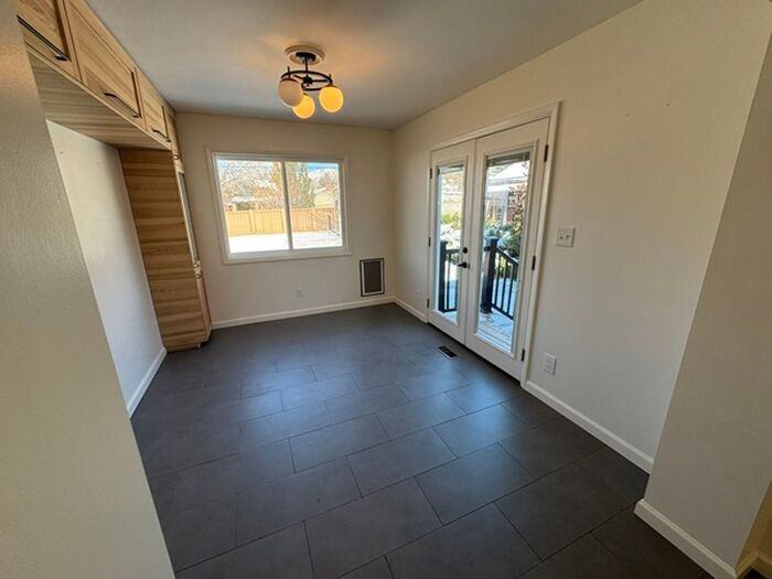 2589 E 2940 S - Photo 2 of 20