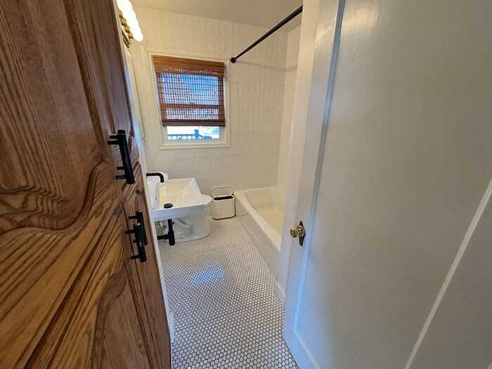 2589 E 2940 S - Photo 5 of 20