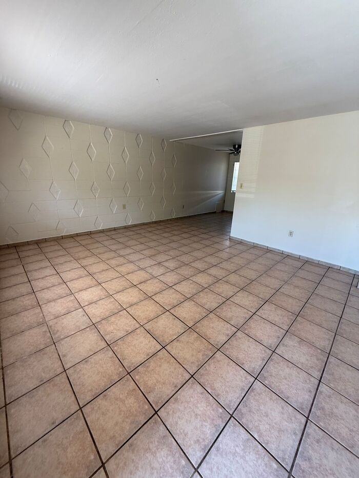 4532 E Fairmount St #A - Photo 2 of 11