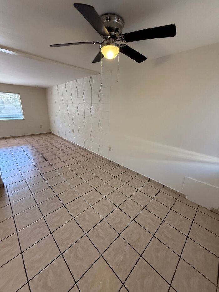4532 E Fairmount St #A - Photo 4 of 11