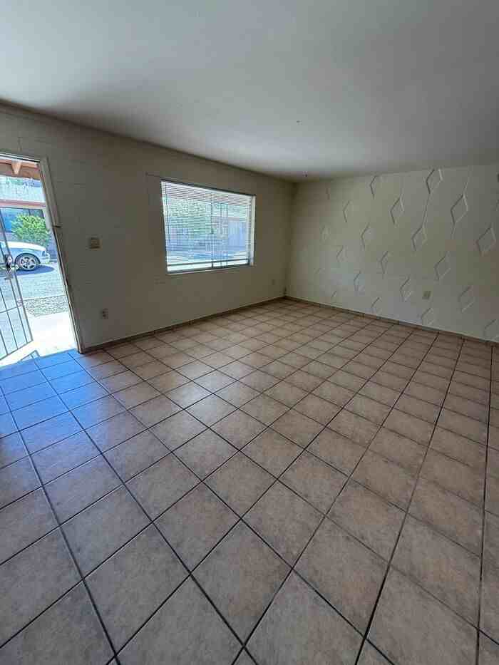 4532 E Fairmount St #A - Photo 5 of 11