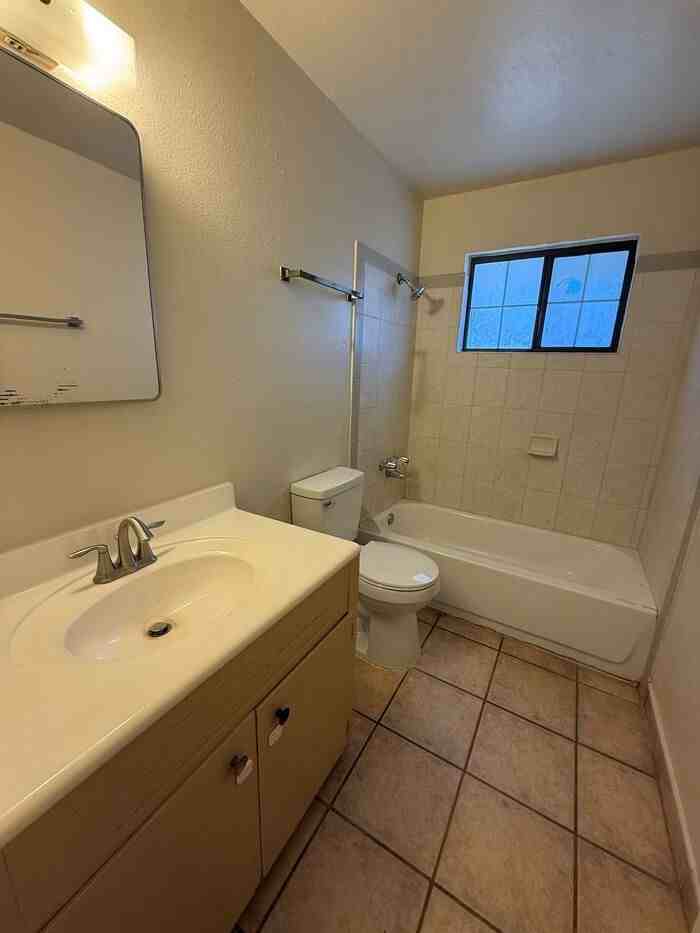 4532 E Fairmount St #A - Photo 6 of 11