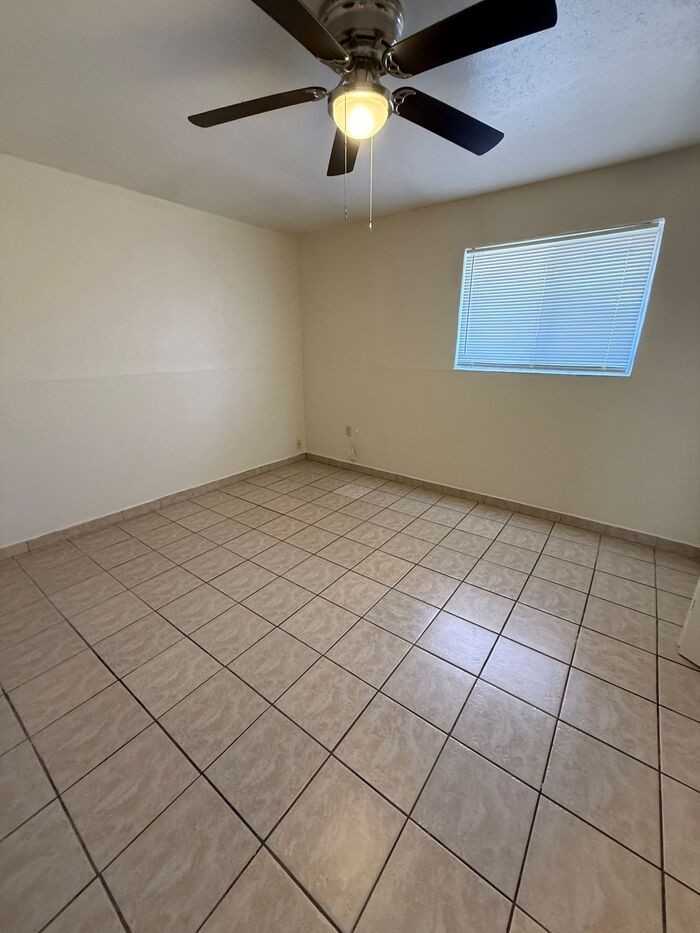 4532 E Fairmount St #A - Photo 7 of 11