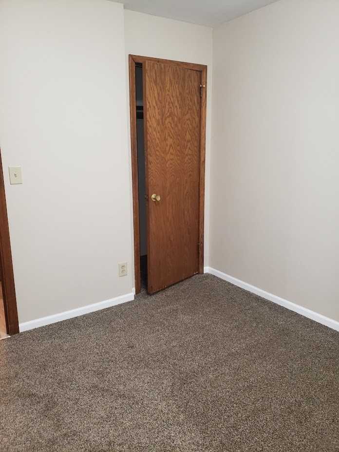 1831 Stinson Pkwy #6 - Photo 4 of 6