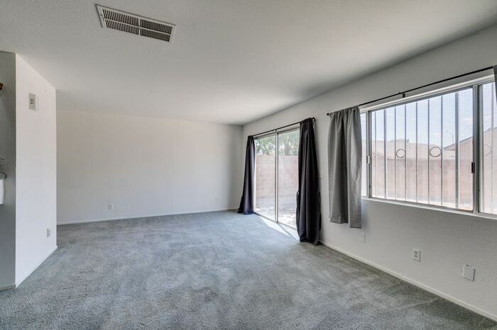 4335 Galore Ave - Photo 5 of 38