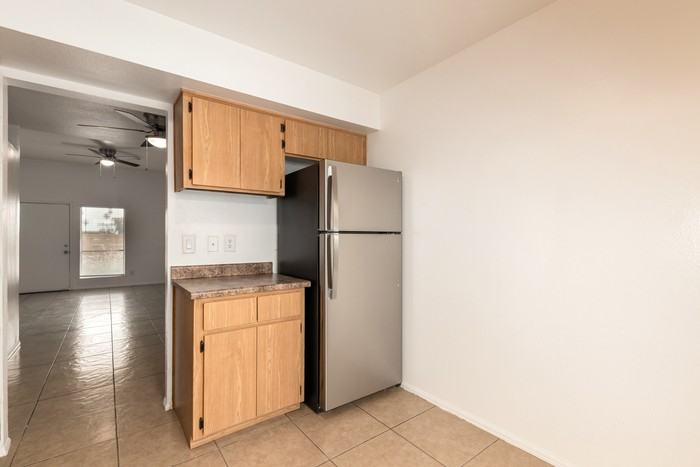 6050 W Oregon Ave #A - Photo 4 of 34