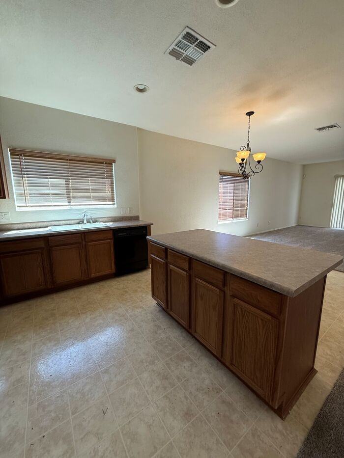 10258 E Wasp Spring Dr - Photo 7 of 22