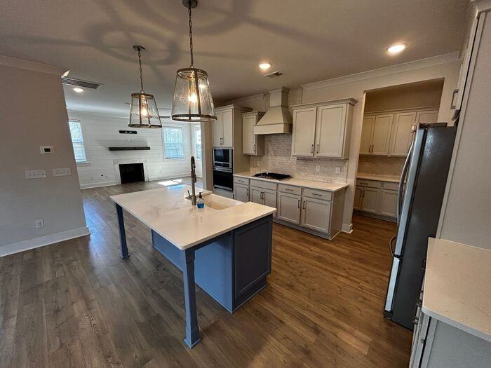 Foxhall Dr - Photo 3 of 29