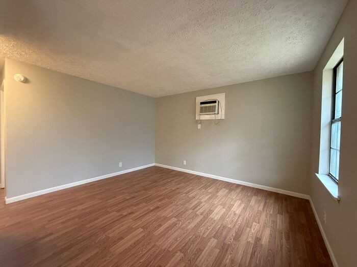 2618 Foster Ave #B - Photo 3 of 17