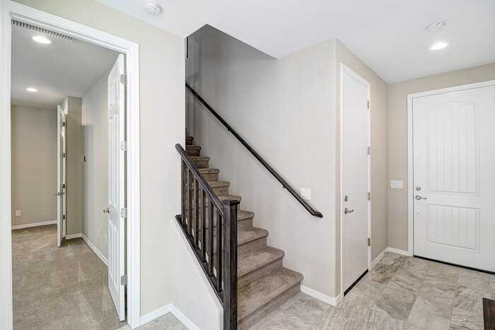 761 W Winchester Dr - Photo 4 of 34
