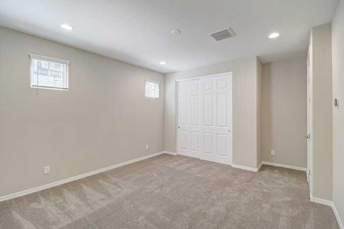 761 W Winchester Dr - Photo 5 of 34