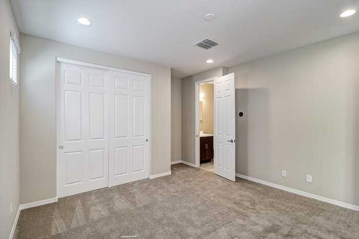 761 W Winchester Dr - Photo 6 of 34