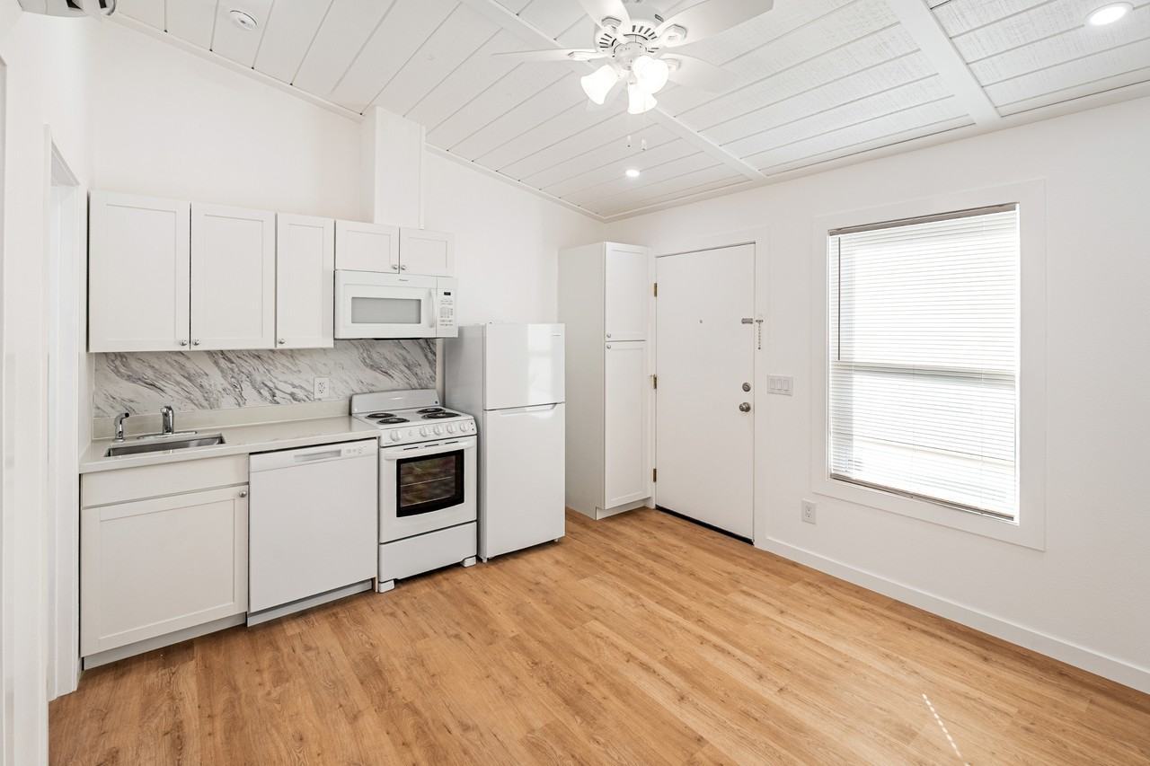 Marlin Cove - Photo 4 of 50