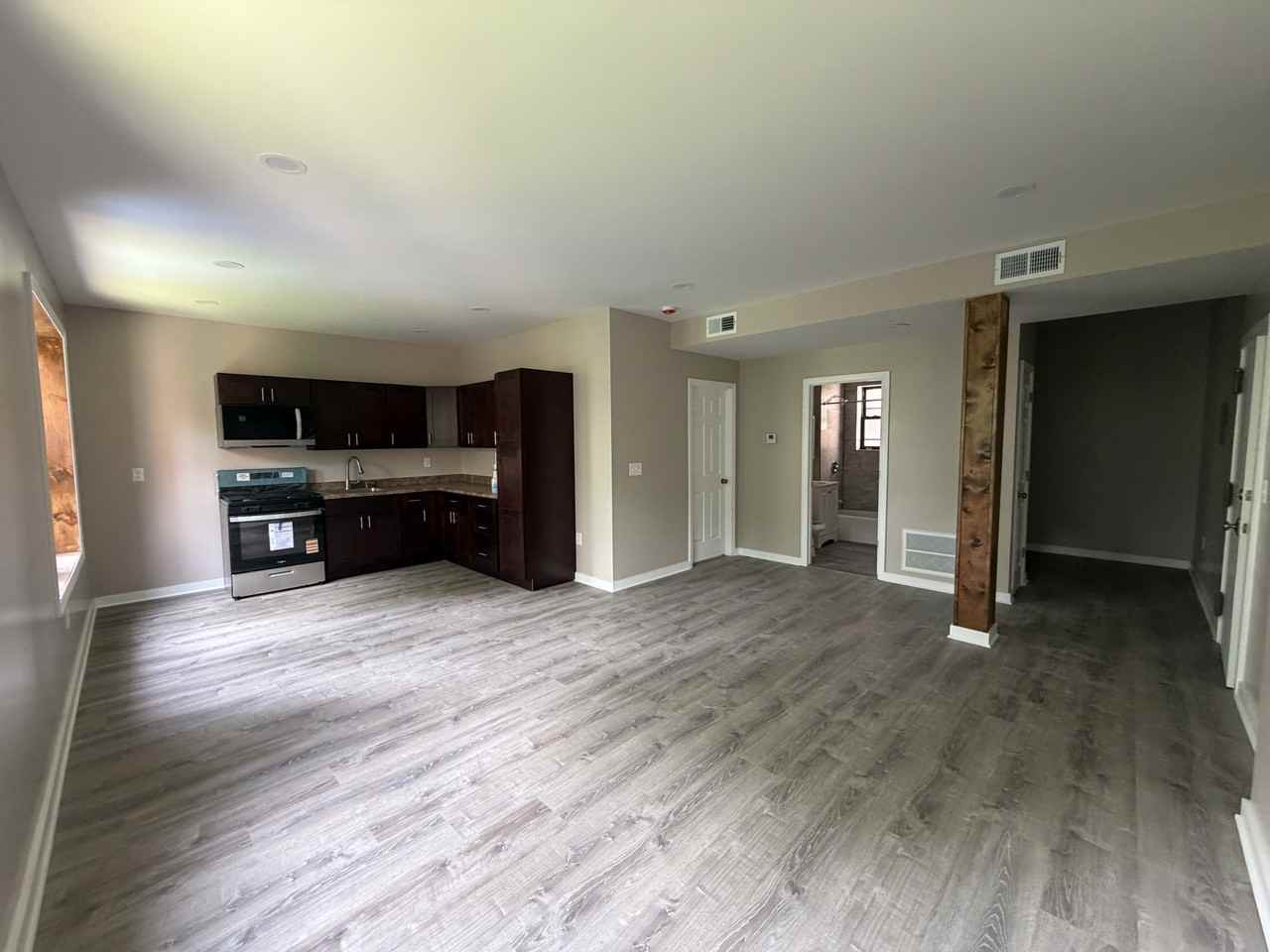 441 Mount Prospect Avenue - Photo 2 of 11