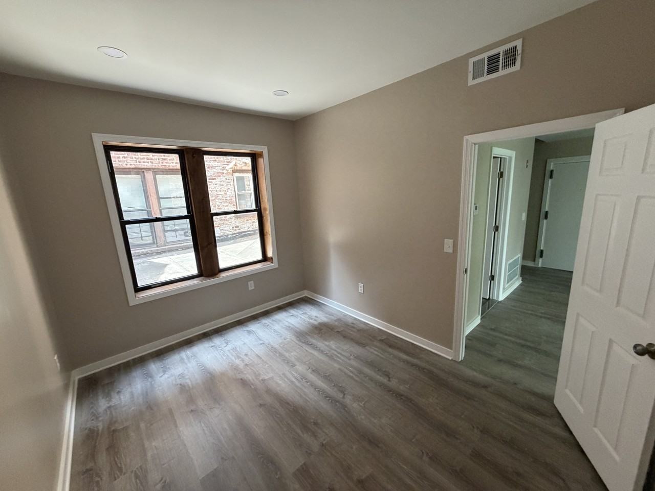 441 Mount Prospect Avenue - Photo 6 of 11