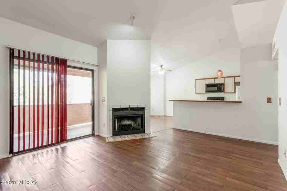 1698 W Park Wood Ln #1 - Photo 2 of 13