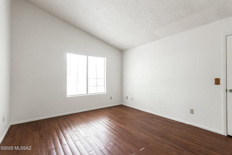 1698 W Park Wood Ln #1 - Photo 5 of 13