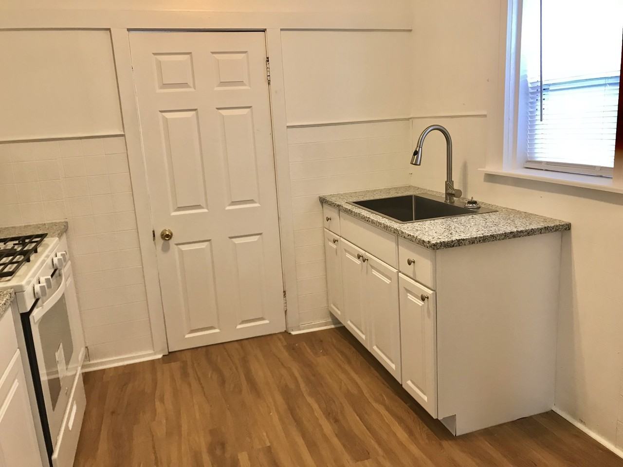918 Watson Street Southwest - Photo 5 of 15