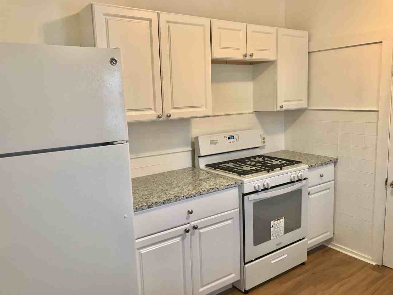918 Watson Street Southwest - Photo 3 of 15