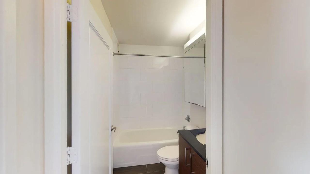 330 E 38th St #11E - Photo 4 of 7