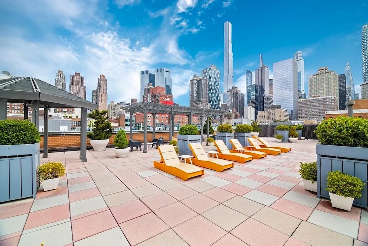 305 W 52nd St #5B - Photo 6 of 6