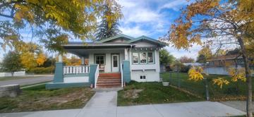 featured image of 403 3rd Ave E #1