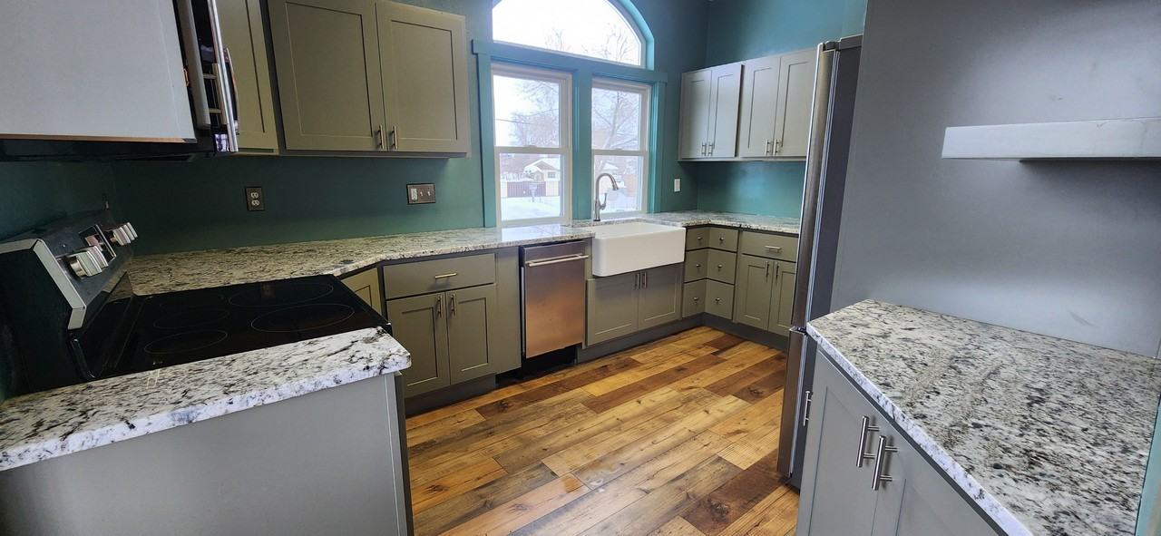 403 3rd Ave E #1 - Photo 4 of 26