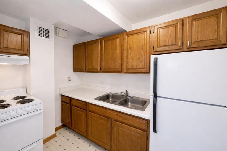 4180 N Marine Dr #1312 - Photo 5 of 10