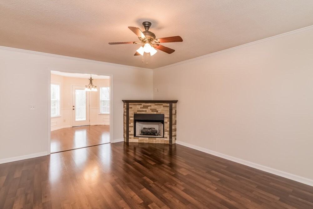 1907 Stoney Meadow Dr - Photo 2 of 15