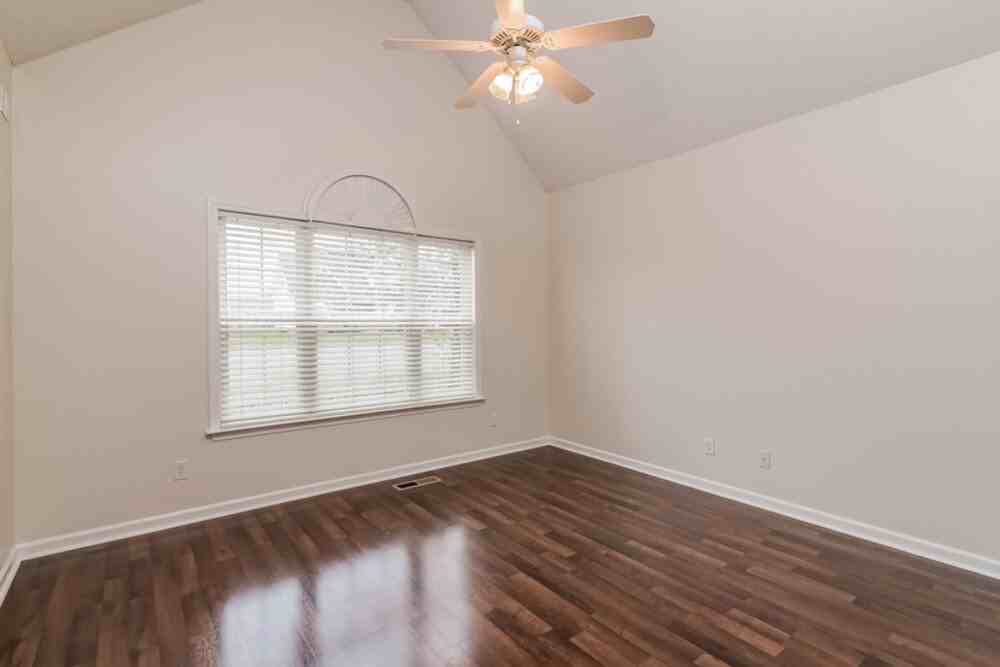 1907 Stoney Meadow Dr - Photo 5 of 15