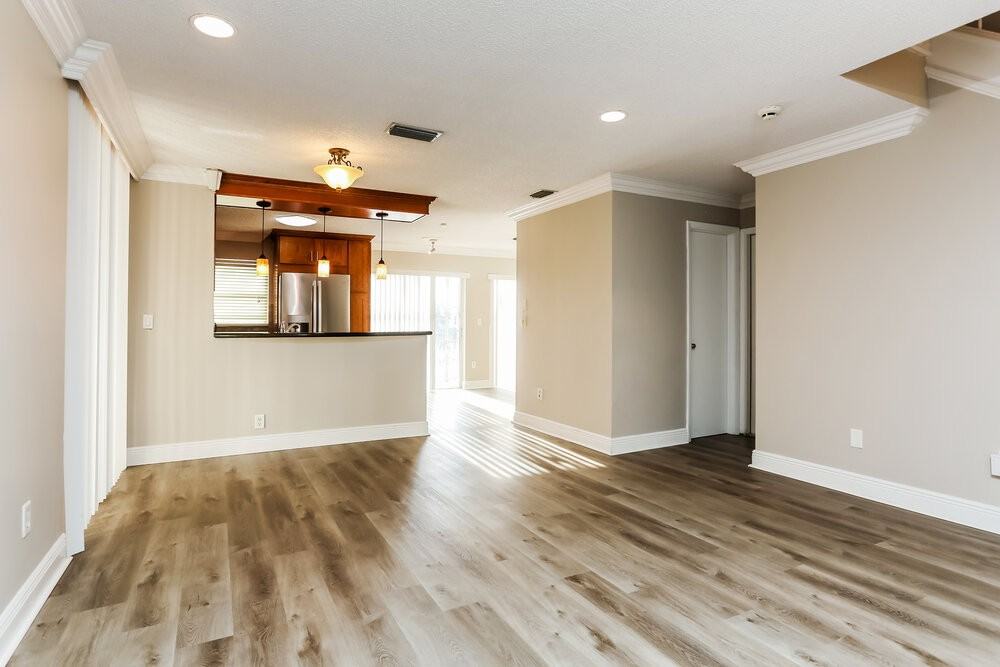 848 Nw 98th Ave - Photo 4 of 16