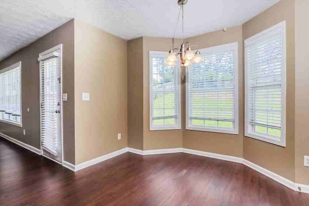 210 Greenland Dr - Photo 6 of 17