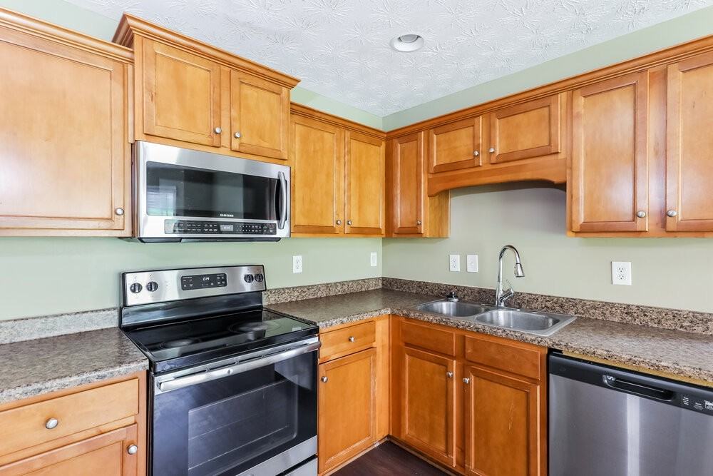 210 Greenland Dr - Photo 7 of 17