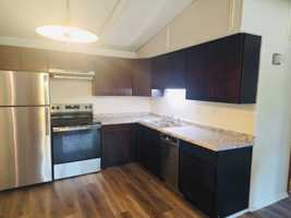 featured image of 605 E Pearl St