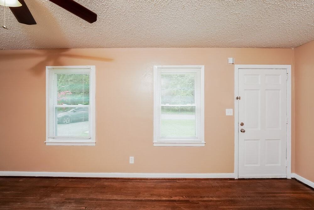 1011 Menlo Ln Akaedwards Lake Road Usps Only - Photo 5 of 16