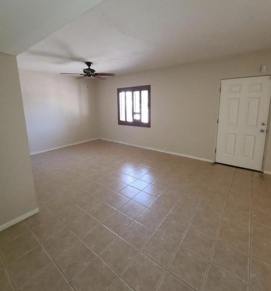 1407 W Glenrosa Ave - Photo 2 of 10