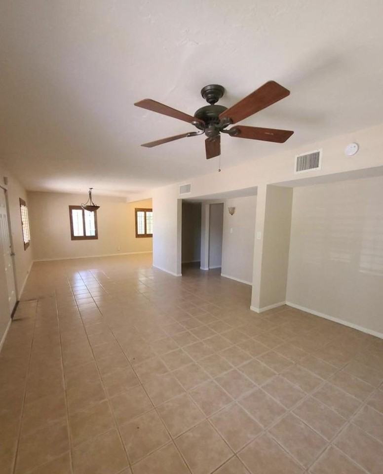 1407 W Glenrosa Ave - Photo 3 of 10