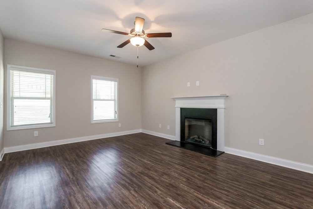593 Joneus Dr - Photo 5 of 17