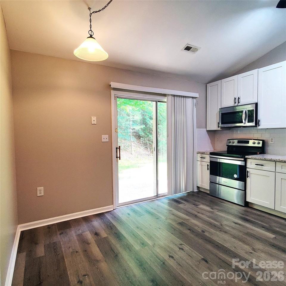 1501 Bear Brook Dr - Photo 3 of 17