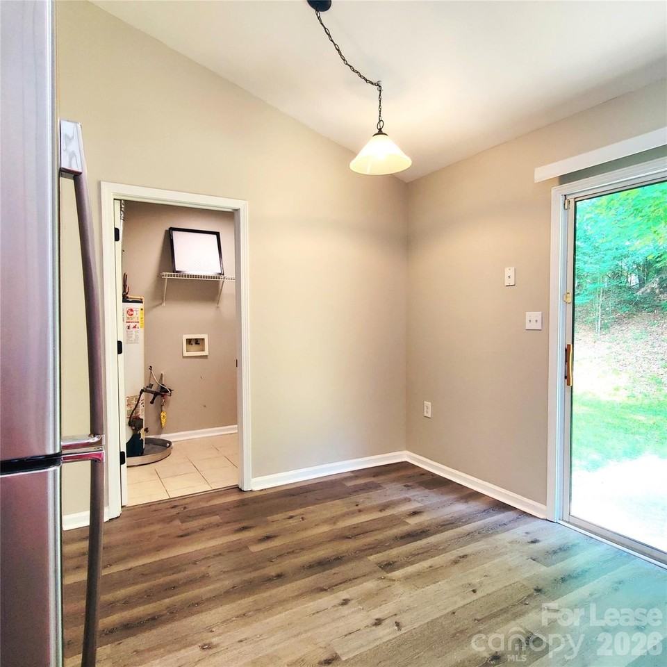 1501 Bear Brook Dr - Photo 4 of 17