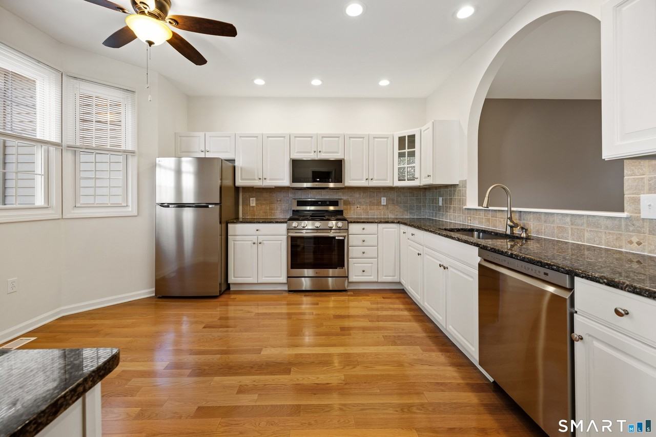 6 Cypress Ln #2 - Photo 4 of 39