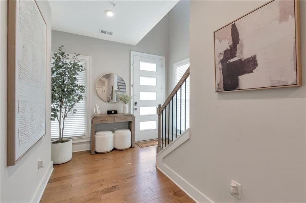 564 Ember Ln Nw - Photo 4 of 31