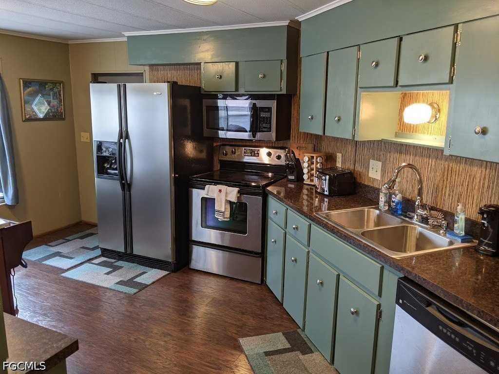 10011 Merion Ct - Photo 3 of 15