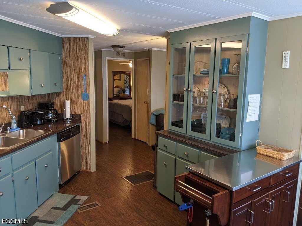 10011 Merion Ct - Photo 5 of 15