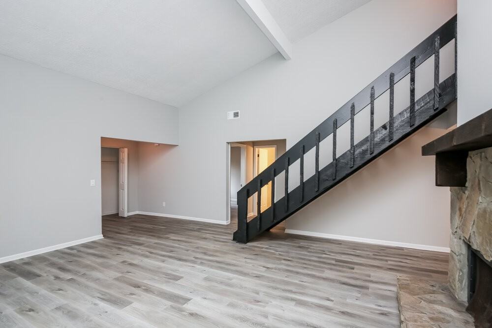 1974 N Landing Way - Photo 4 of 17