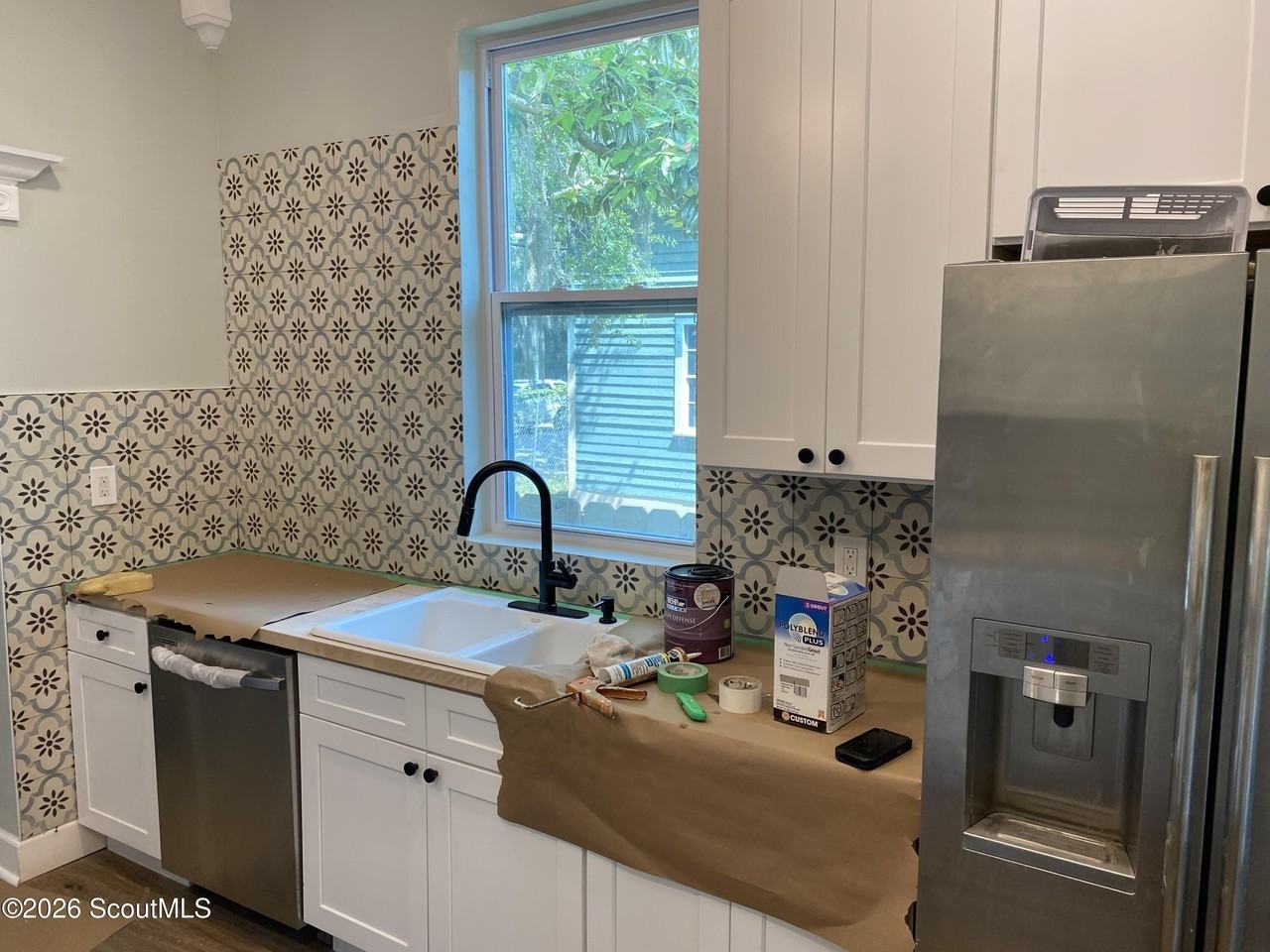 1022 Gordon St - Photo 5 of 10