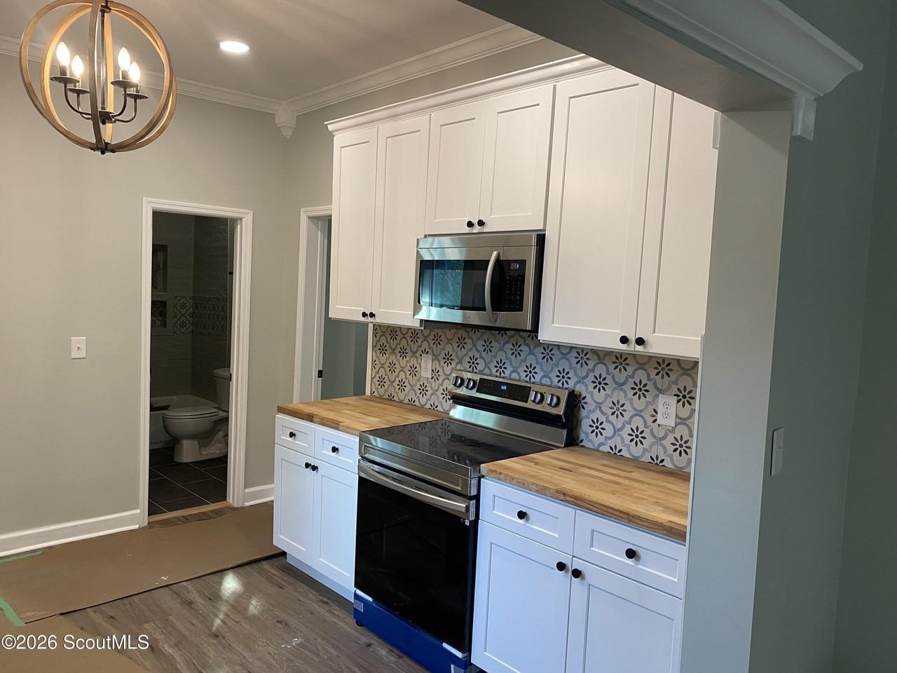 1022 Gordon St - Photo 7 of 10