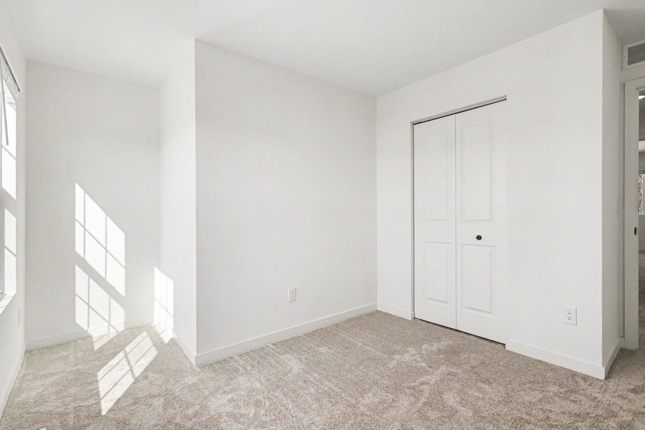 408 N Park Ave - Photo 7 of 21