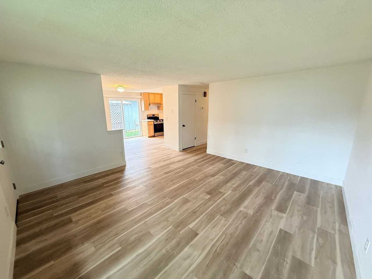6228 Se Knapp St - Photo 2 of 11