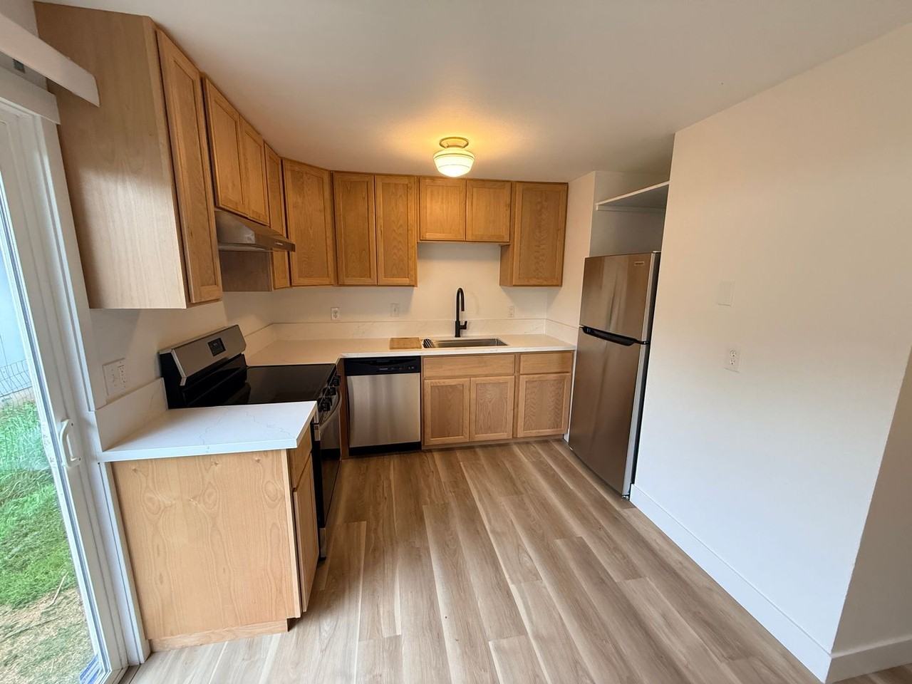 6228 Se Knapp St - Photo 7 of 11